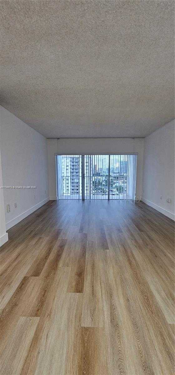Small Image of 500 BAYVIEW DR #1117, Sunny Isles Beach Number 7