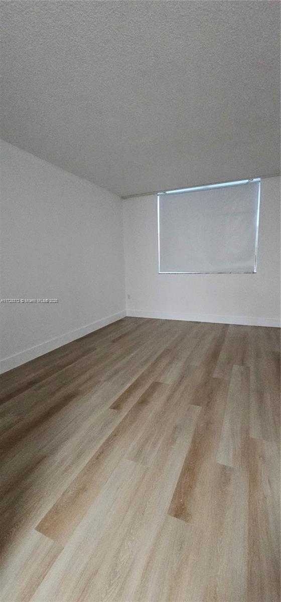 Small Image of 500 BAYVIEW DR #1117, Sunny Isles Beach Number 8
