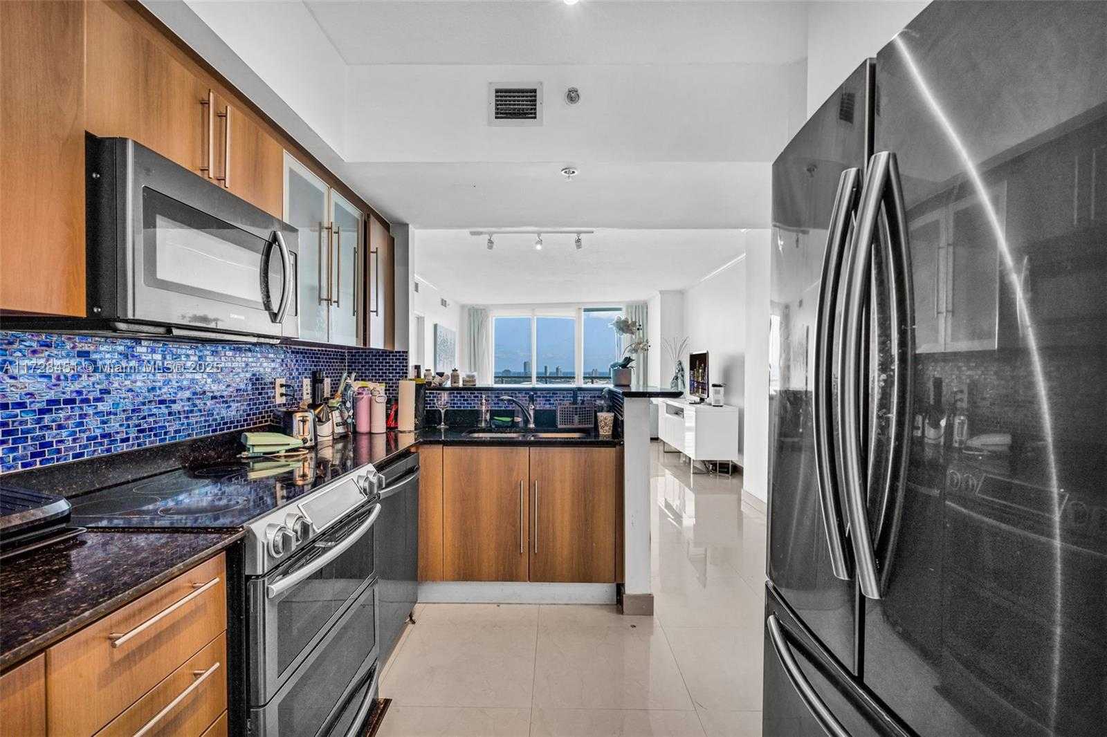 Small Image of 335 SOUTH BISCAYNE BLVD #3612, Miami Number 10
