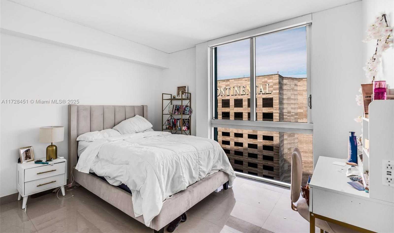 Small Image of 335 SOUTH BISCAYNE BLVD #3612, Miami Number 16