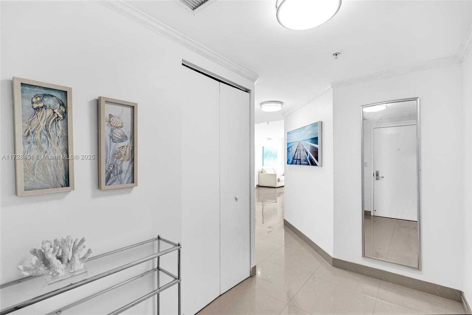 Small Image of 335 SOUTH BISCAYNE BLVD #3612, Miami Number 5