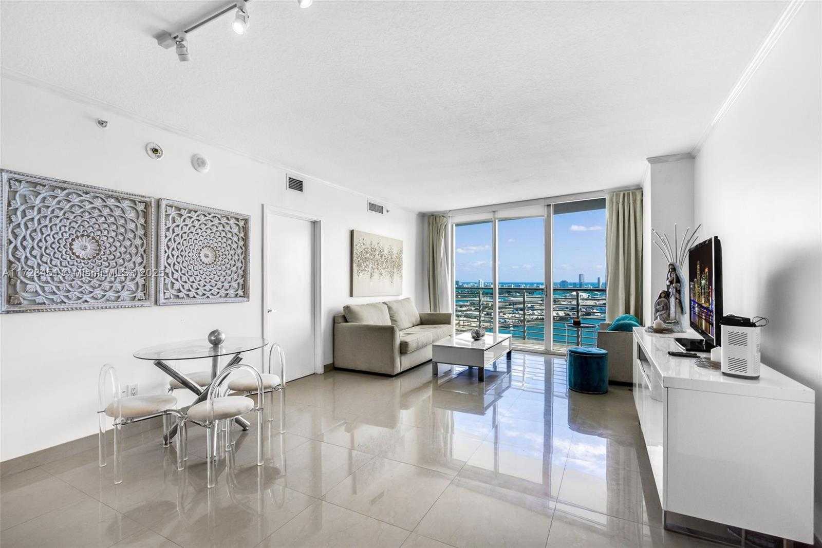 Small Image of 335 SOUTH BISCAYNE BLVD #3612, Miami Number 6