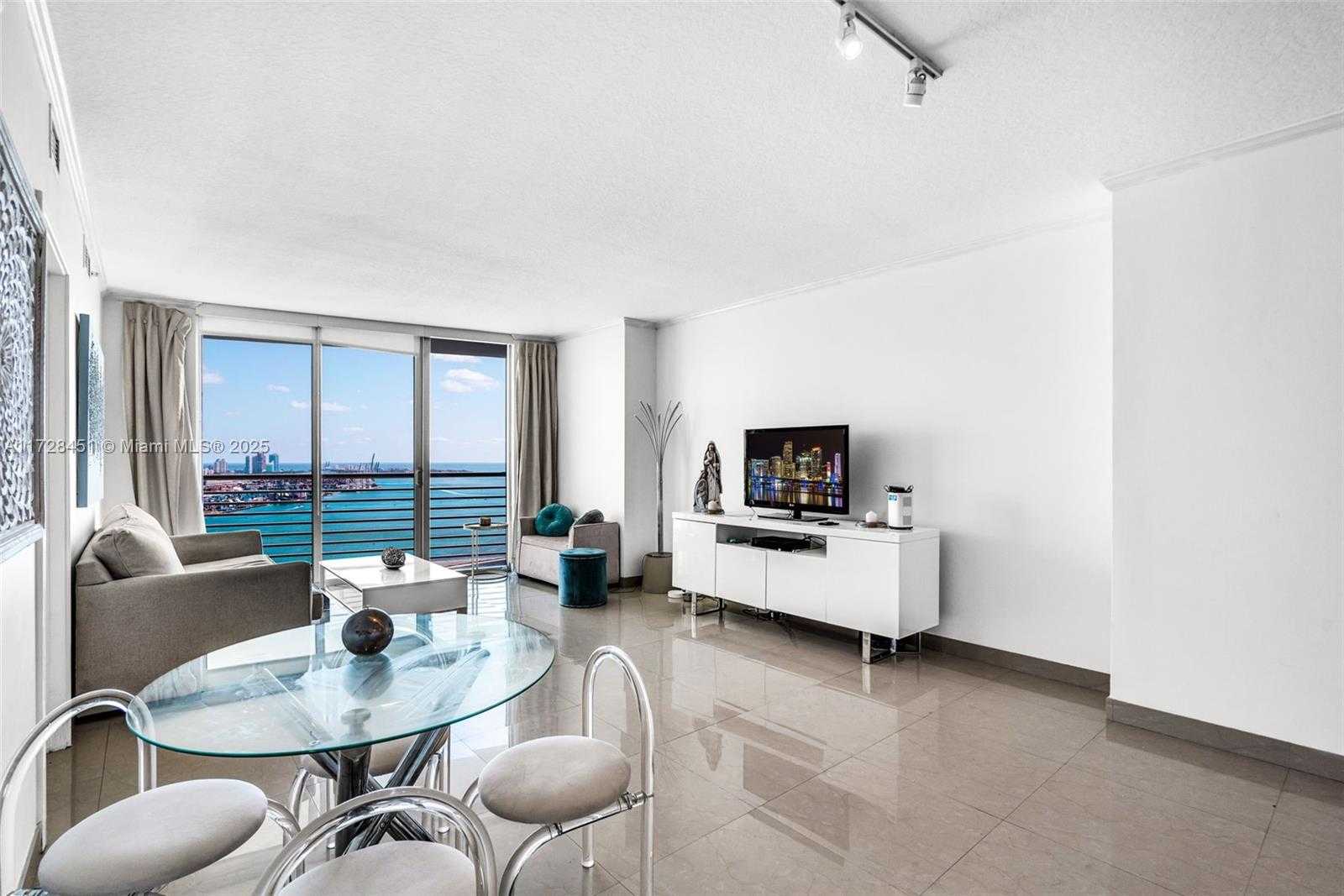 Small Image of 335 SOUTH BISCAYNE BLVD #3612, Miami Number 8