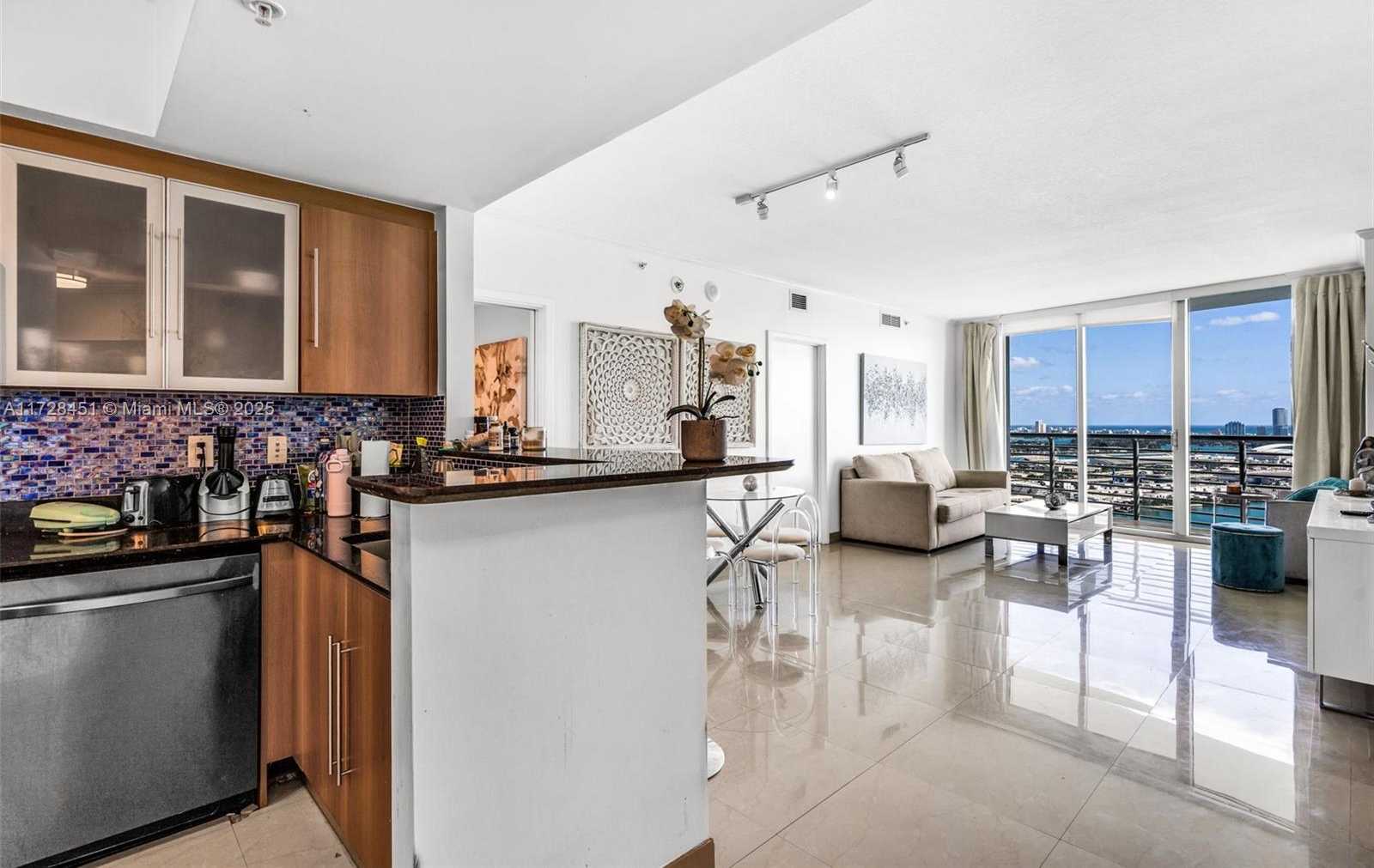 Small Image of 335 SOUTH BISCAYNE BLVD #3612, Miami Number 9