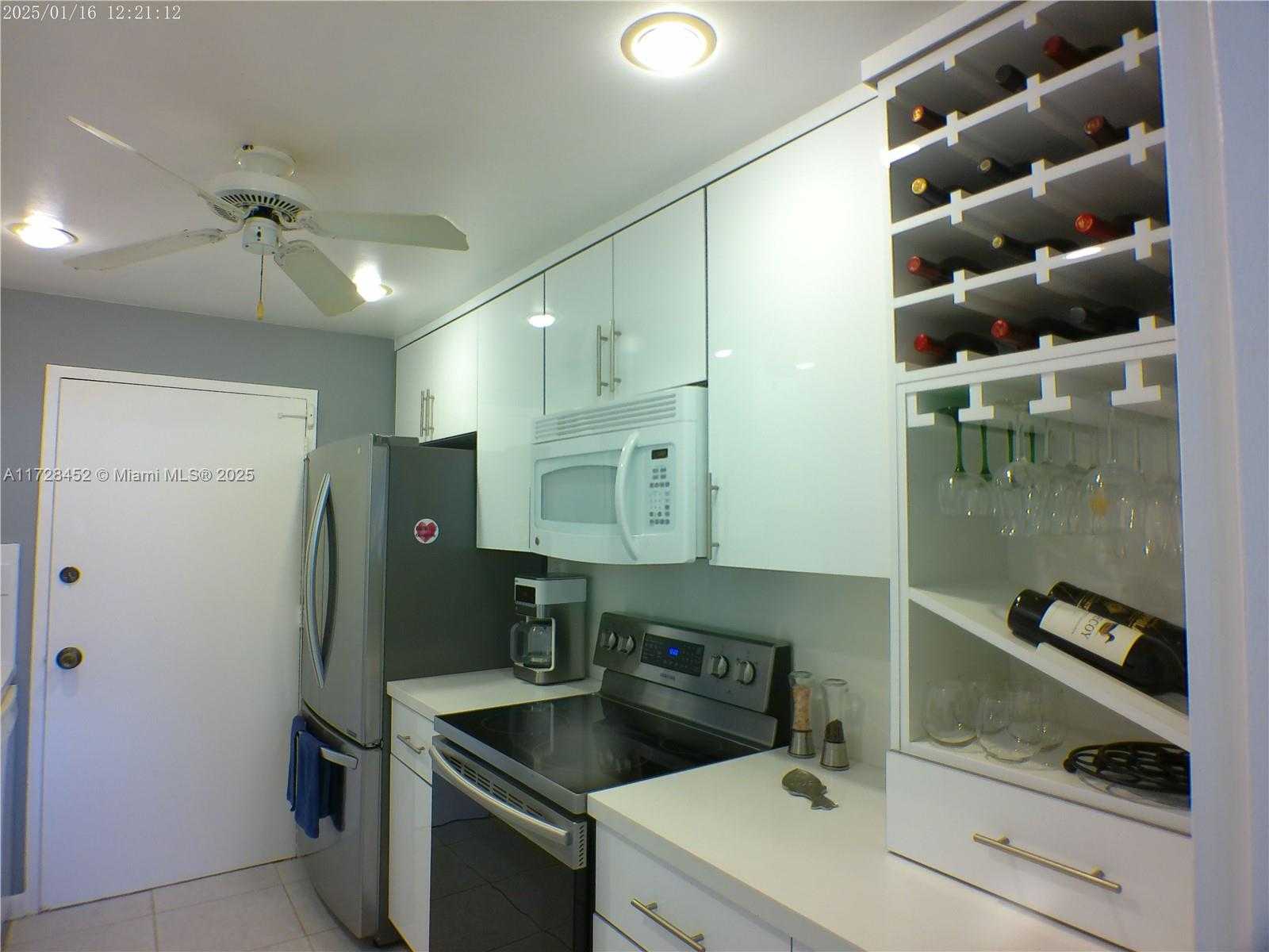 Small Image of 5401 COLLINS AVE #130, Miami Beach Number 13
