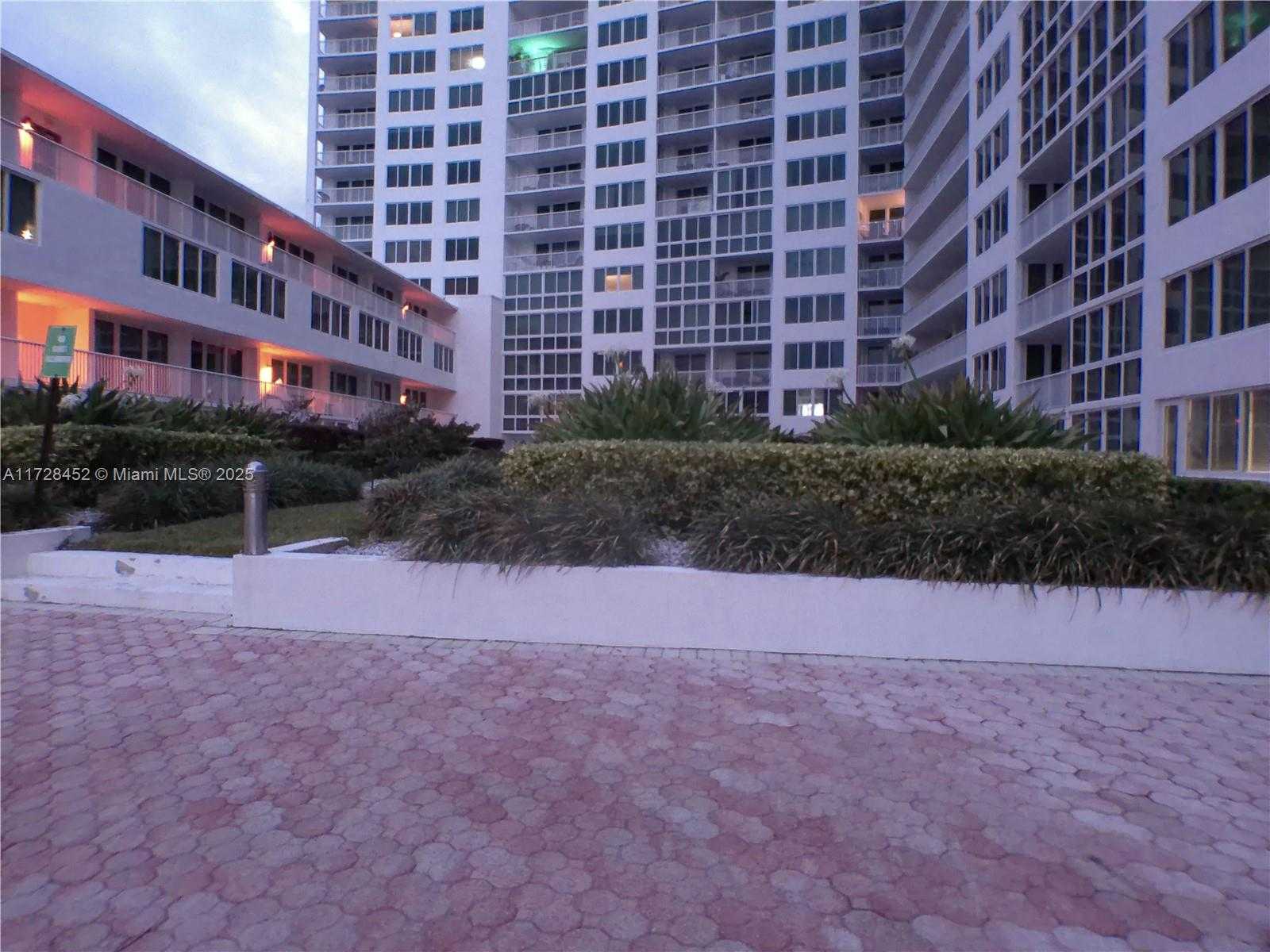 Small Image of 5401 COLLINS AVE #130, Miami Beach Number 26