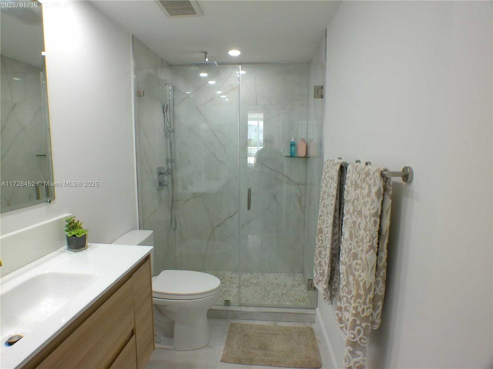 Small Image of 5401 COLLINS AVE #130, Miami Beach Number 27