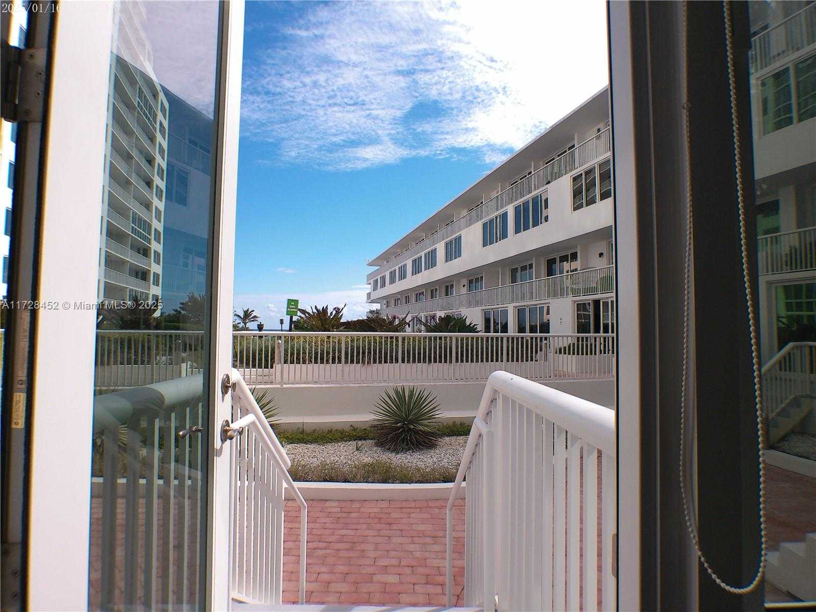Small Image of 5401 COLLINS AVE #130, Miami Beach Number 28