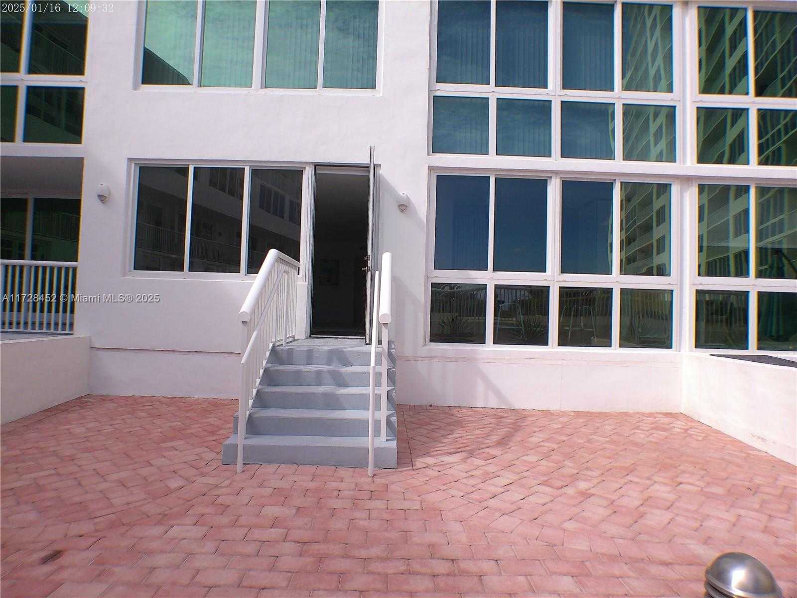 Small Image of 5401 COLLINS AVE #130, Miami Beach Number 29