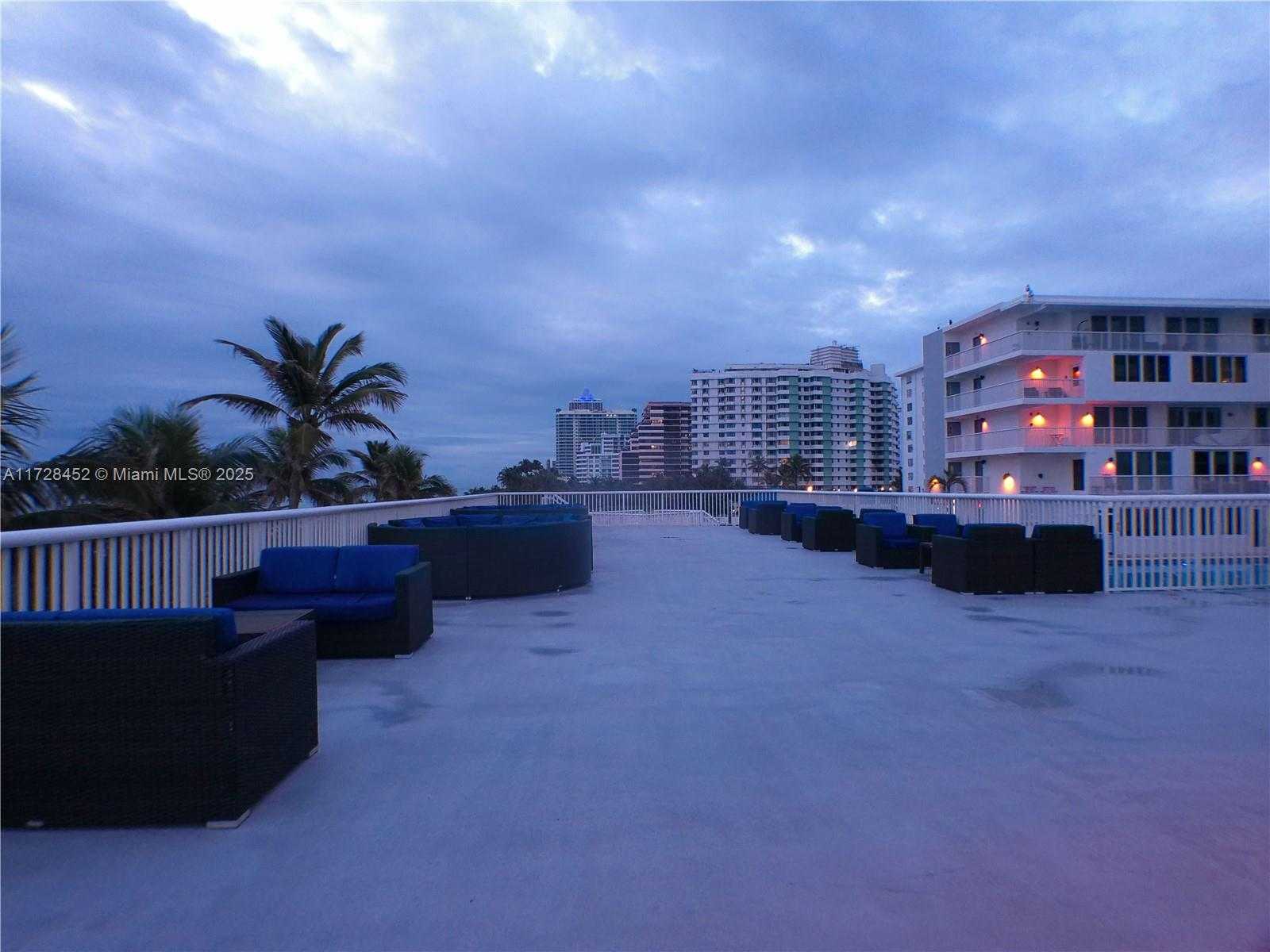 Small Image of 5401 COLLINS AVE #130, Miami Beach Number 30