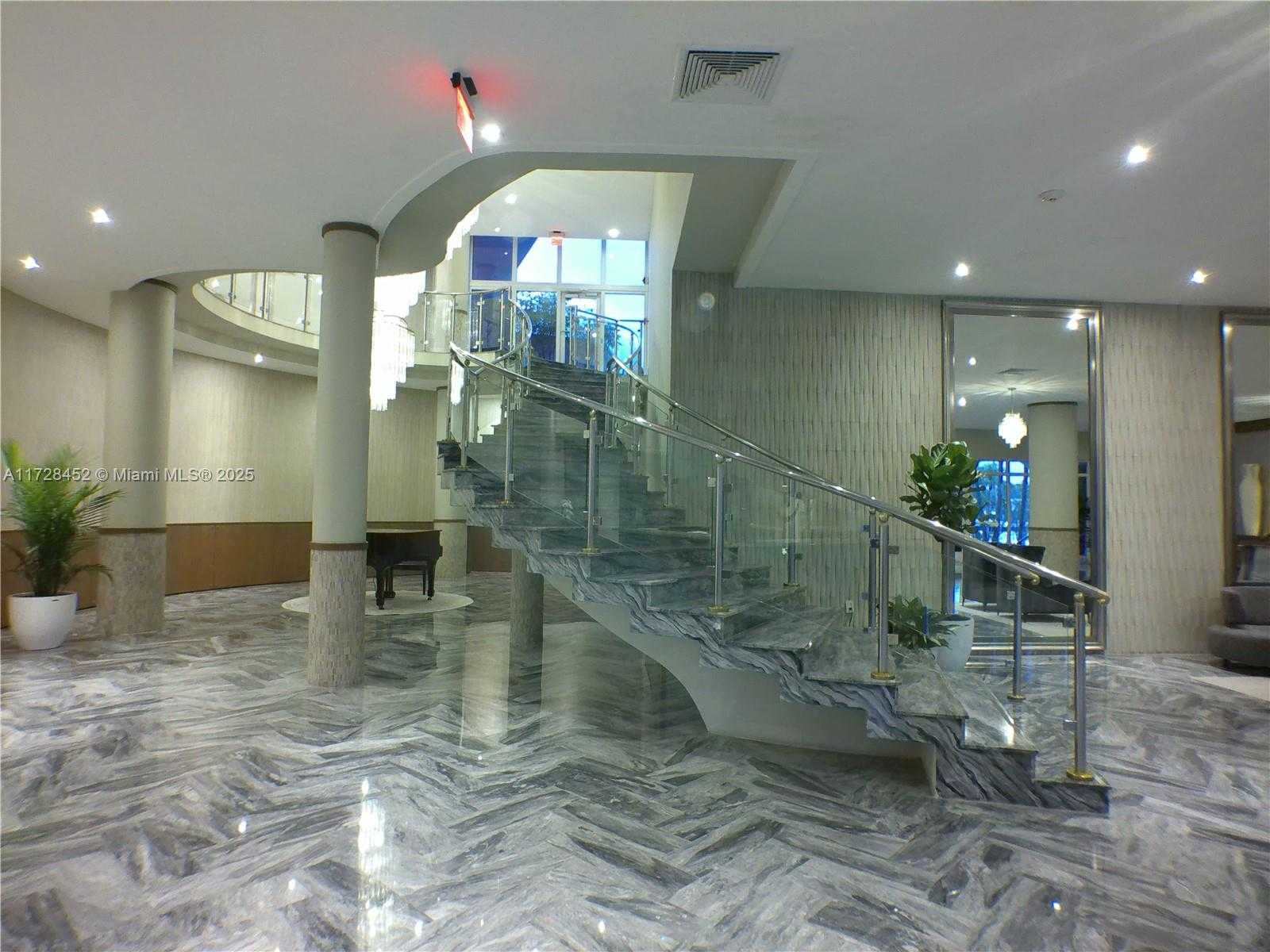 Small Image of 5401 COLLINS AVE #130, Miami Beach Number 40
