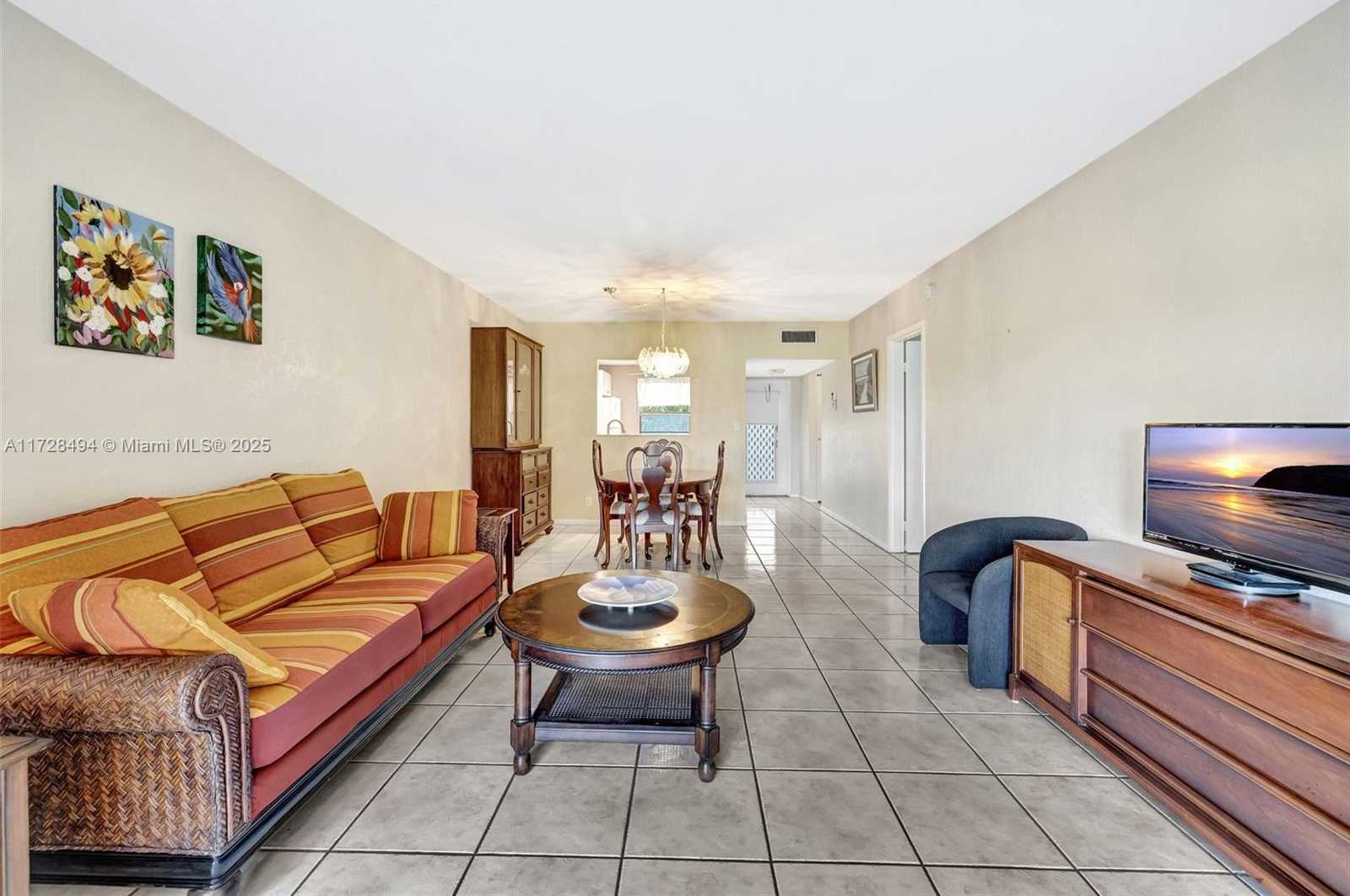 Small Image of 1035 COUNTRY CLUB DR #206, Margate Number 11