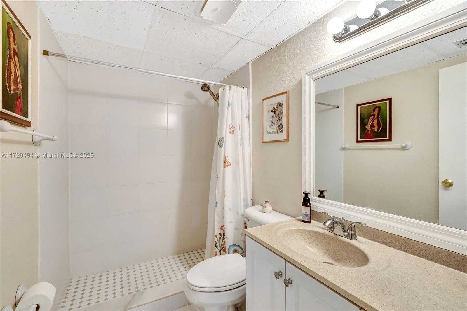 Small Image of 1035 COUNTRY CLUB DR #206, Margate Number 13