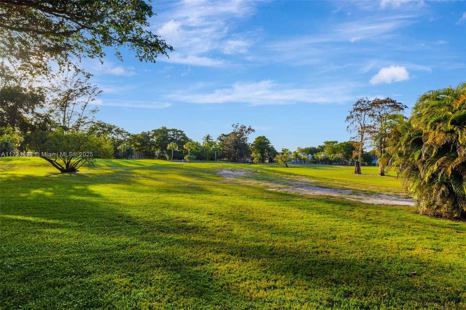 Small Image of 1035 COUNTRY CLUB DR #206, Margate Number 25