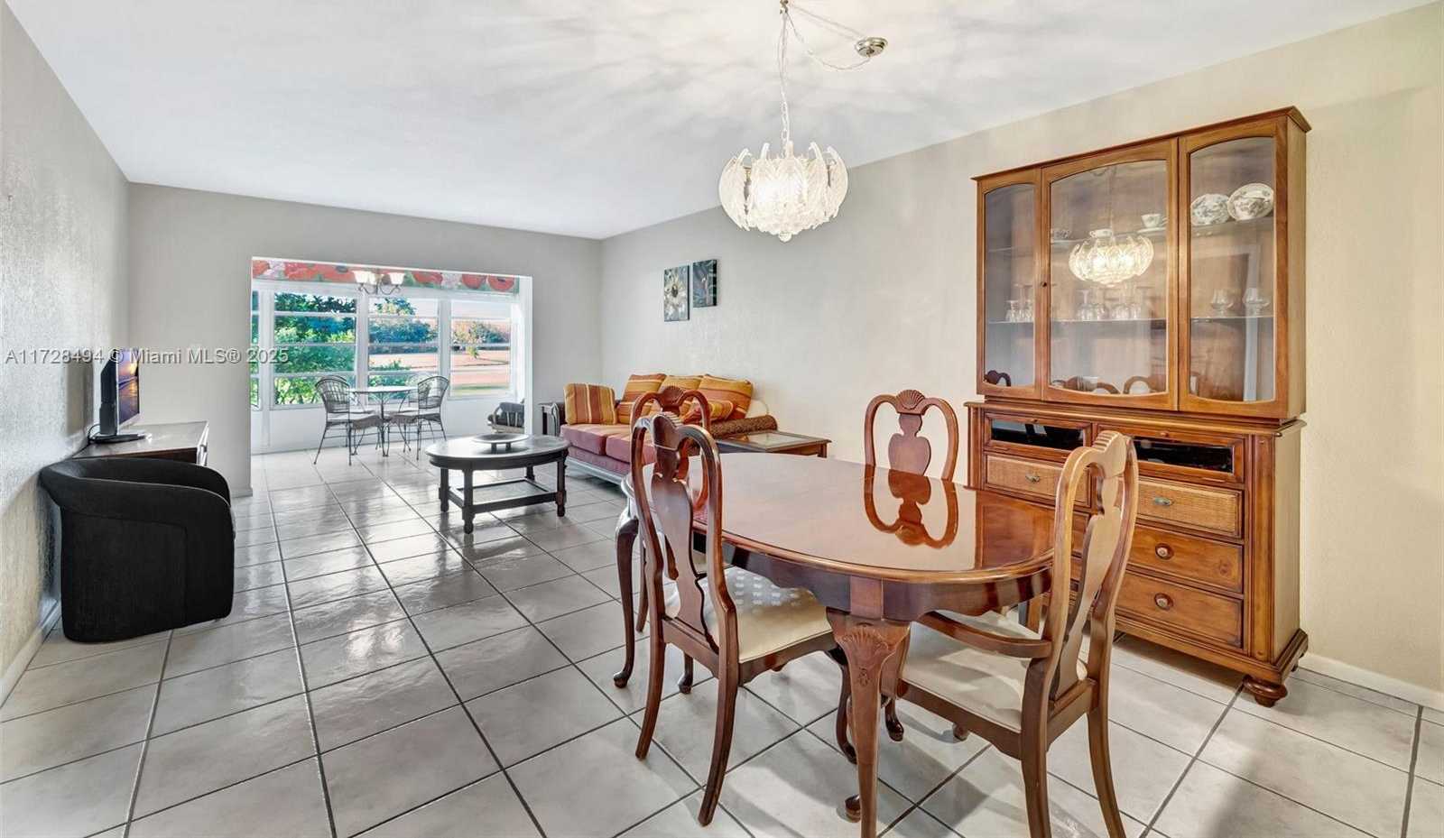 Small Image of 1035 COUNTRY CLUB DR #206, Margate Number 5