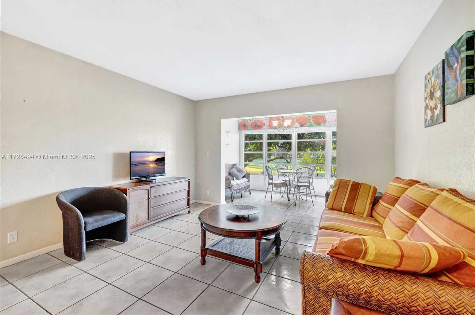 Small Image of 1035 COUNTRY CLUB DR #206, Margate Number 6