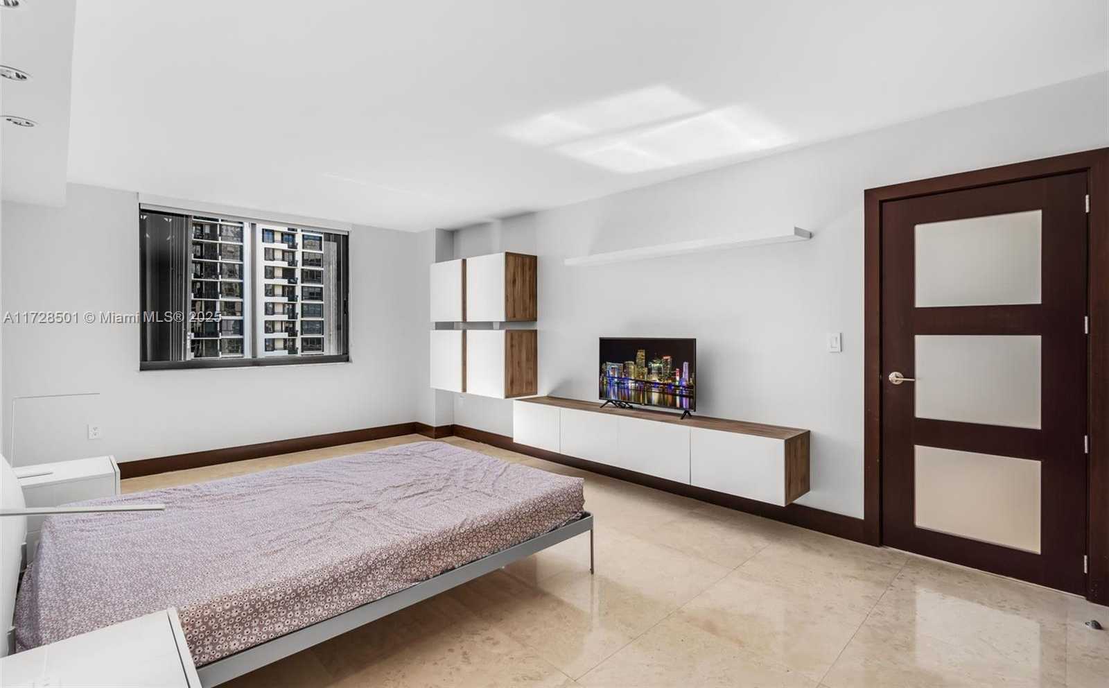 Small Image of 540 BRICKELL KEY DR #1021, Miami Number 5