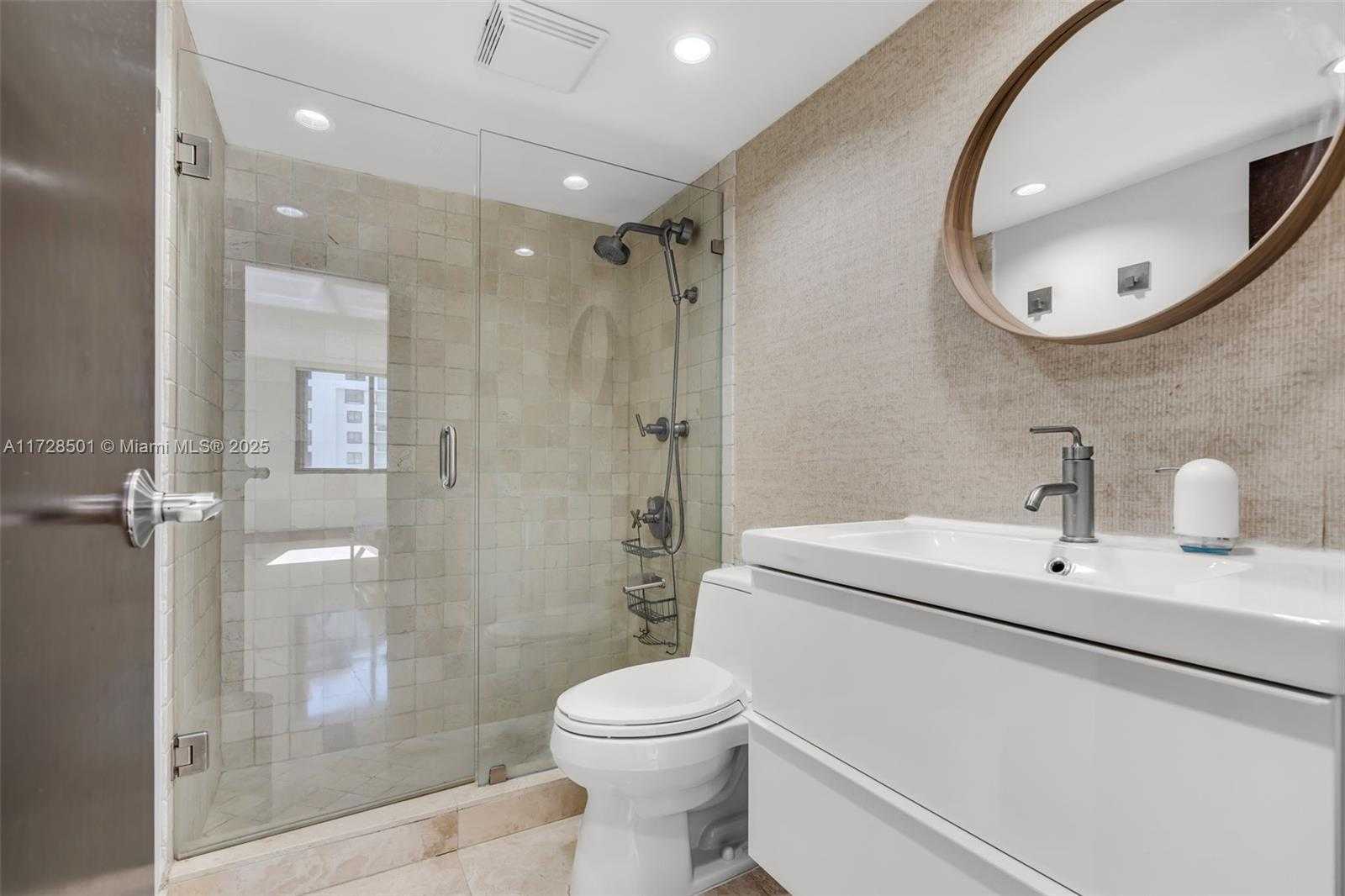 Small Image of 540 BRICKELL KEY DR #1021, Miami Number 8