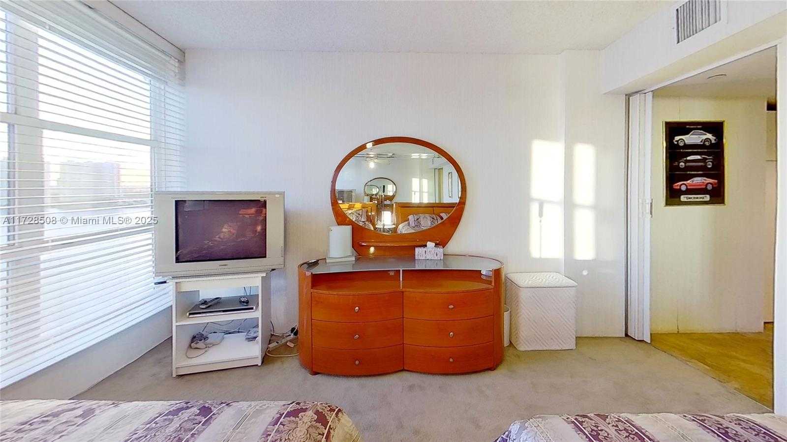 Small Image of 3600 MYSTIC POINTE #1801, Aventura Number 24
