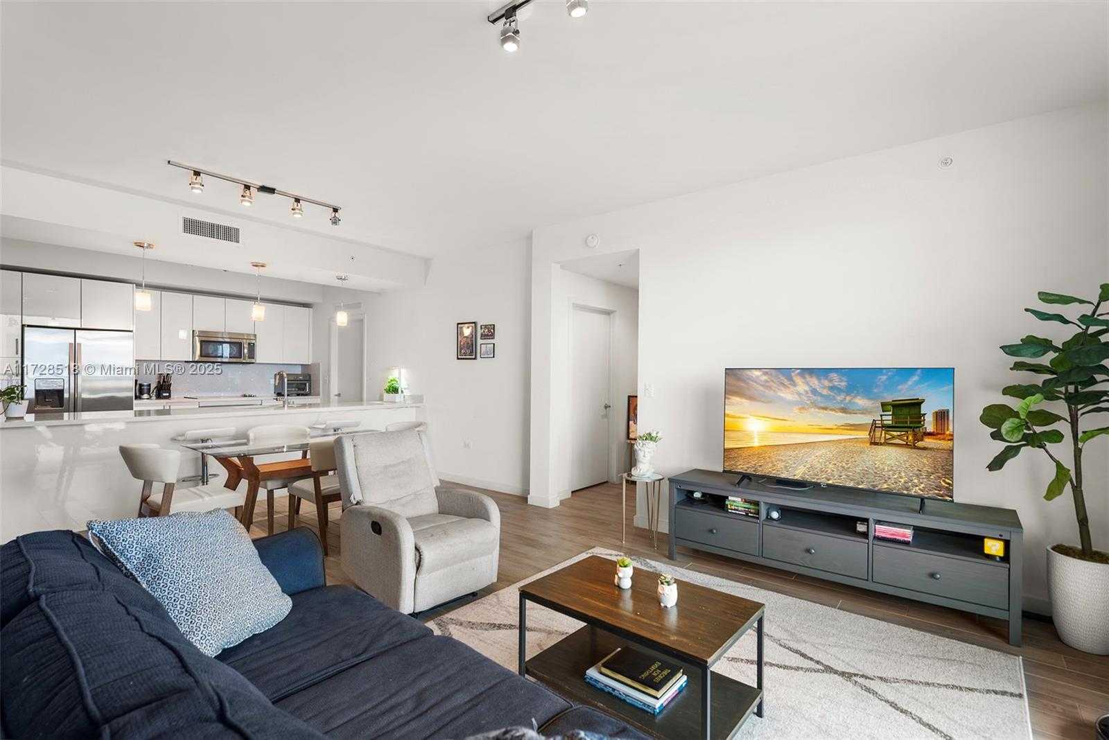 Small Image of 999 SOUTH WEST 1ST AVE #1405, Miami Number 4