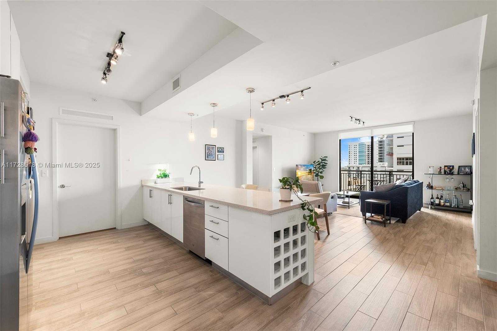 Small Image of 999 SOUTH WEST 1ST AVE #1405, Miami Number 5