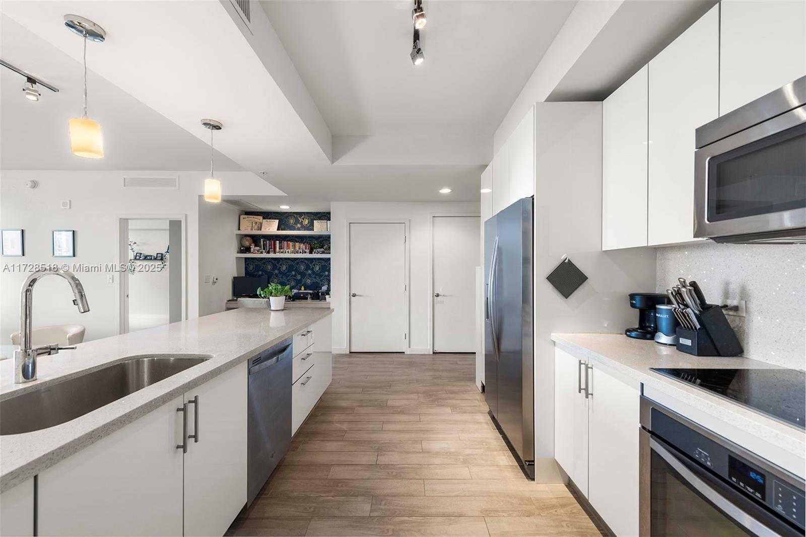 Small Image of 999 SOUTH WEST 1ST AVE #1405, Miami Number 6