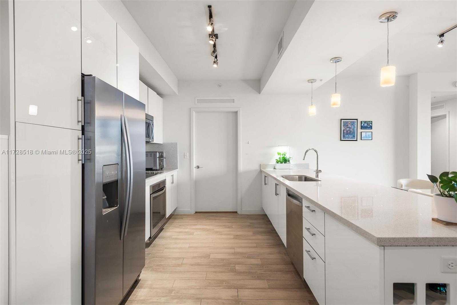 Small Image of 999 SOUTH WEST 1ST AVE #1405, Miami Number 7