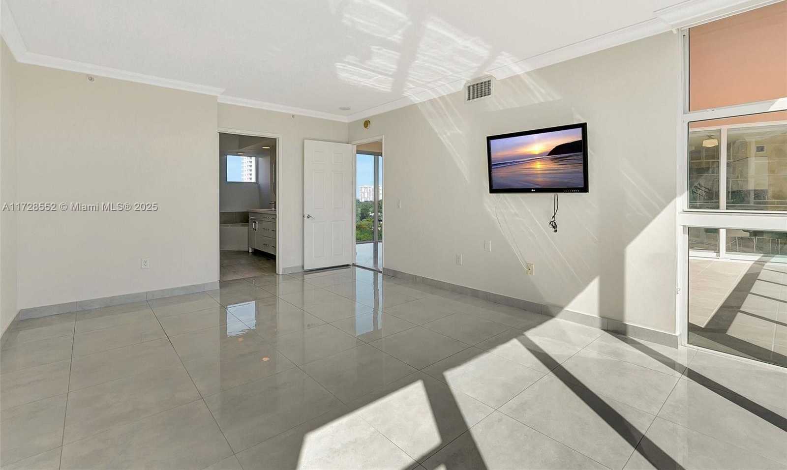 Small Image of 3370 HIDDEN BAY DR #910, Aventura Number 17