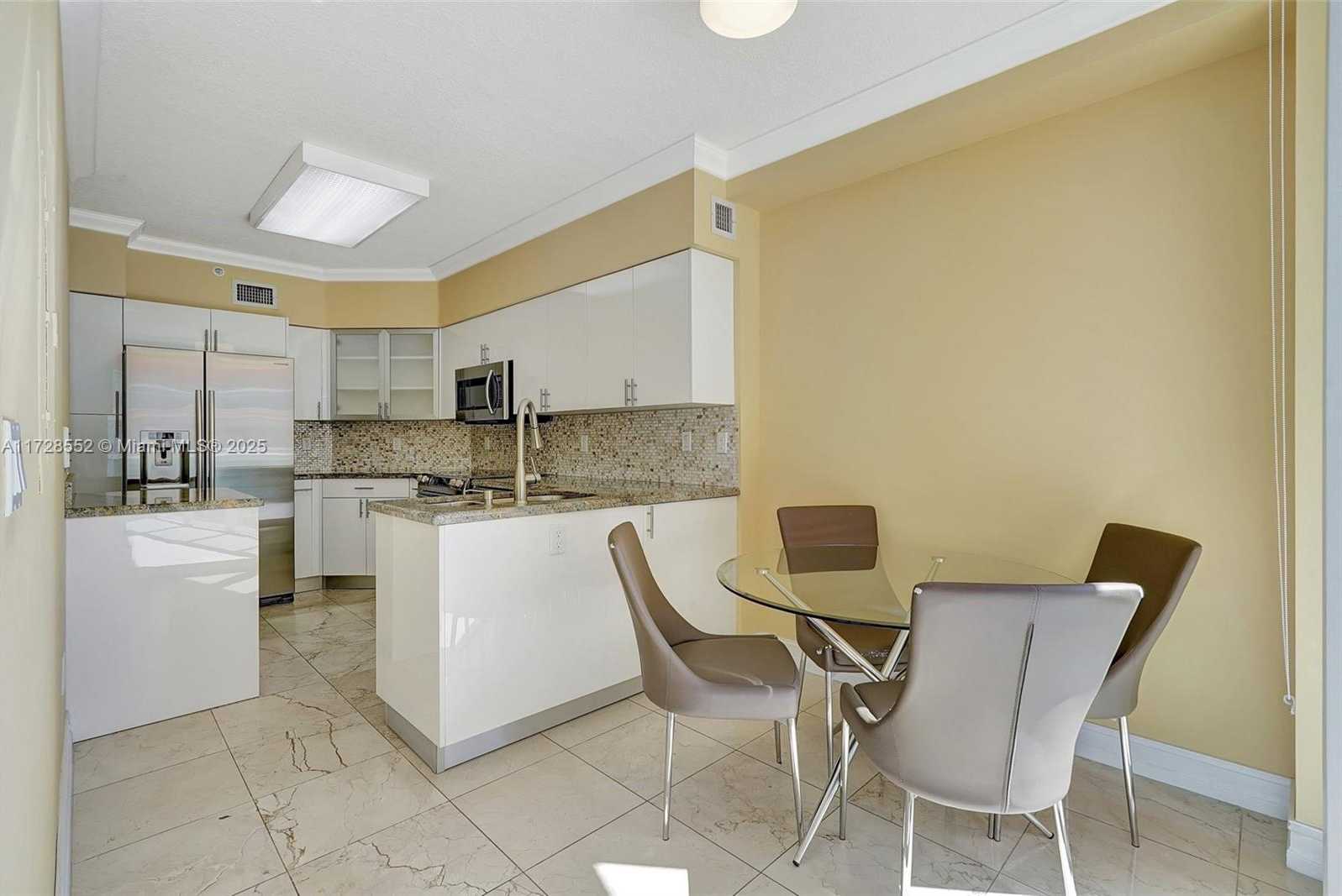 Small Image of 3370 HIDDEN BAY DR #910, Aventura Number 2