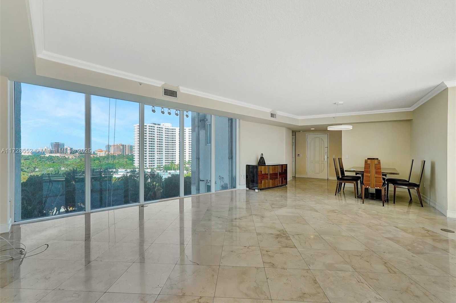Small Image of 3370 HIDDEN BAY DR #910, Aventura Number 4