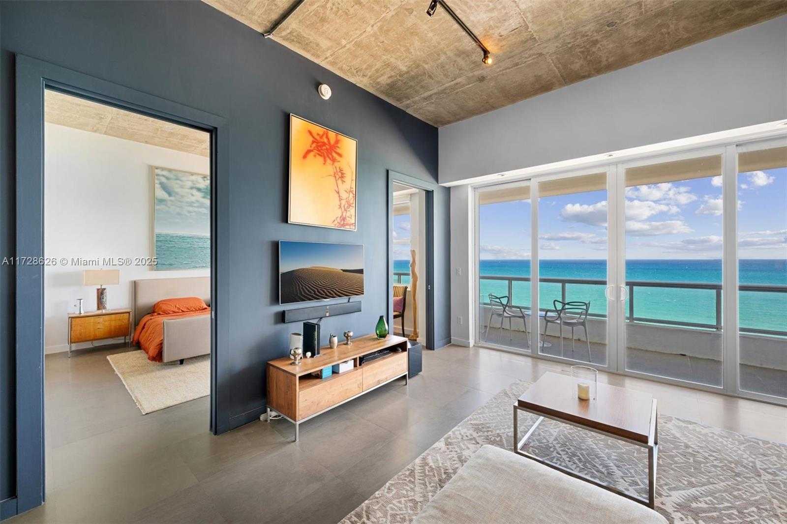 Small Image of 5601 COLLINS AVE #PH-5, Miami Beach Number 10