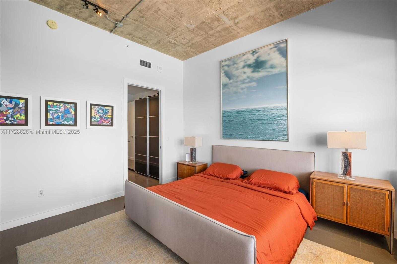 Small Image of 5601 COLLINS AVE #PH-5, Miami Beach Number 12