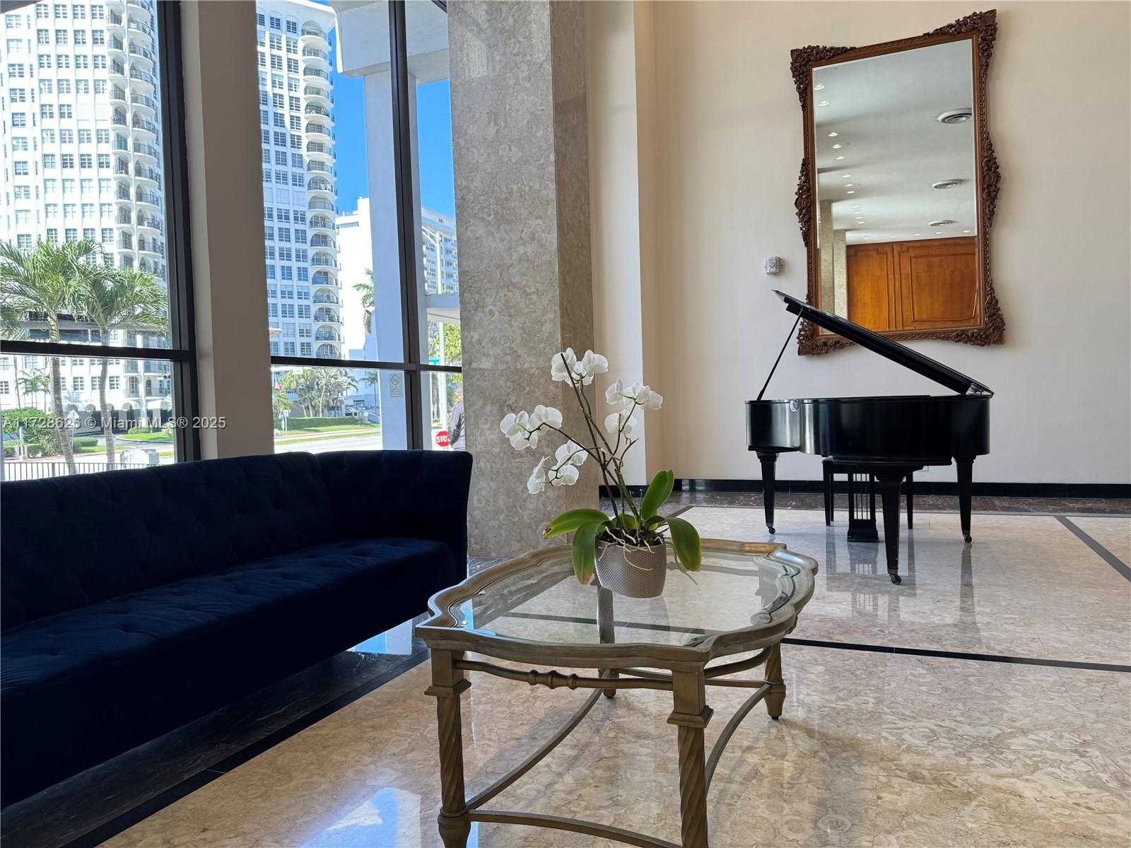 Small Image of 5601 COLLINS AVE #PH-5, Miami Beach Number 17