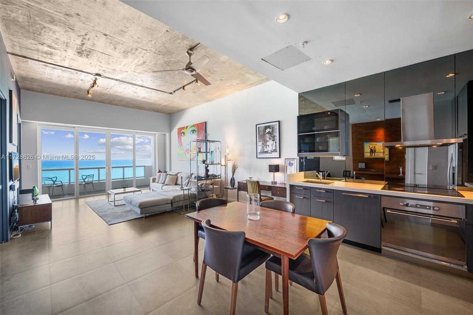 Small Image of 5601 COLLINS AVE #PH-5, Miami Beach Number 2