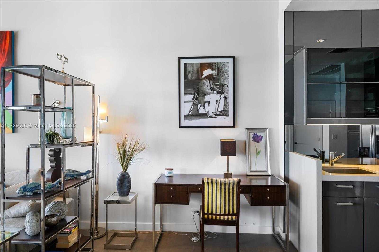 Small Image of 5601 COLLINS AVE #PH-5, Miami Beach Number 5