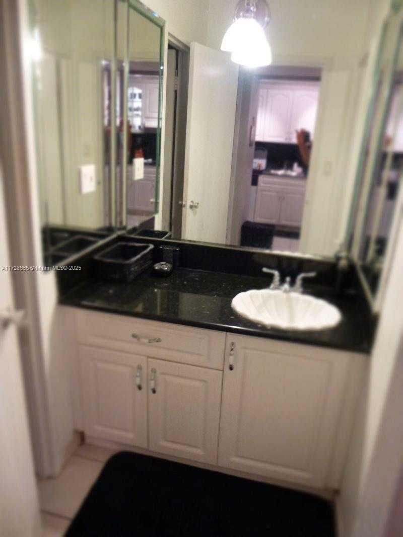 Small Image of 100 LINCOLN RD #1206, Miami Beach Number 12