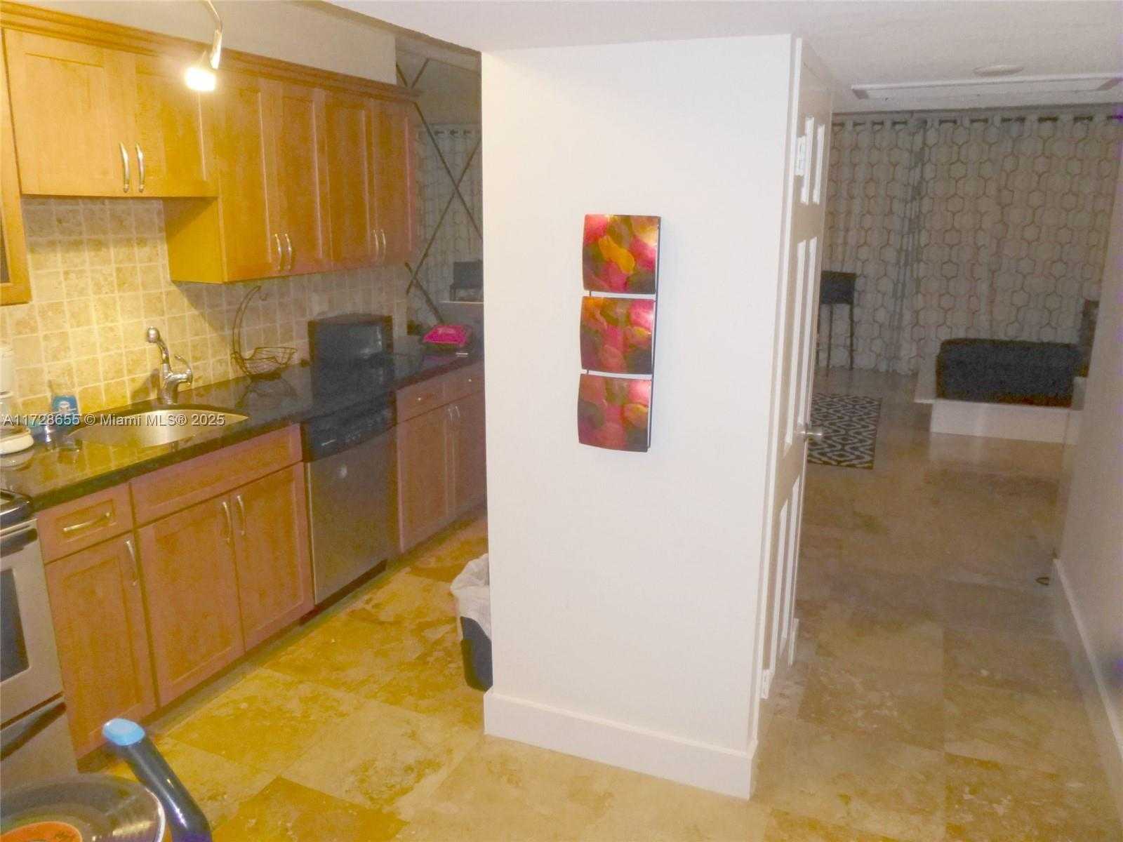 Small Image of 100 LINCOLN RD #1206, Miami Beach Number 6