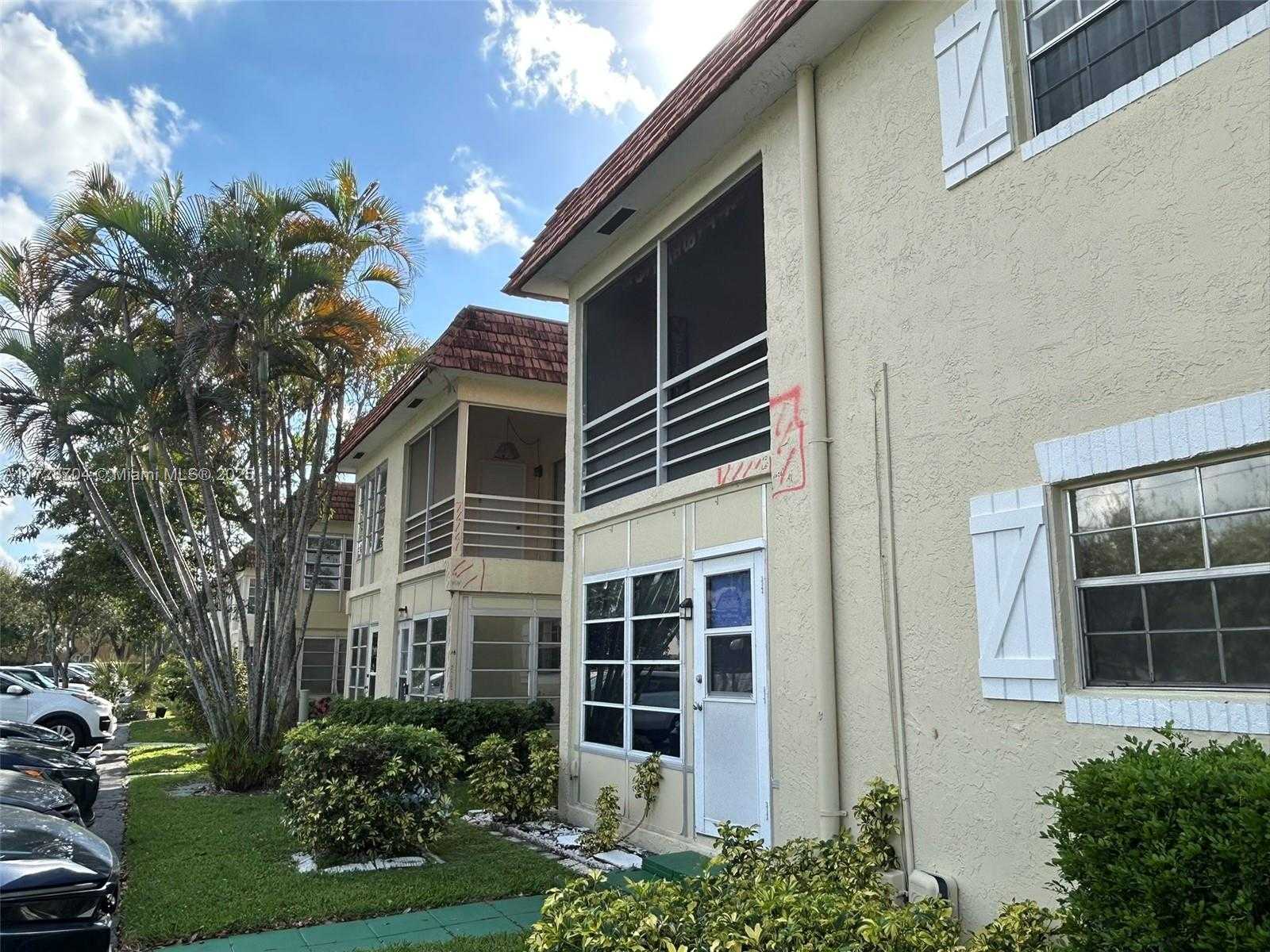 Small Image of 5620 SOUTH WEST 3RD PL #204, Margate Number 4