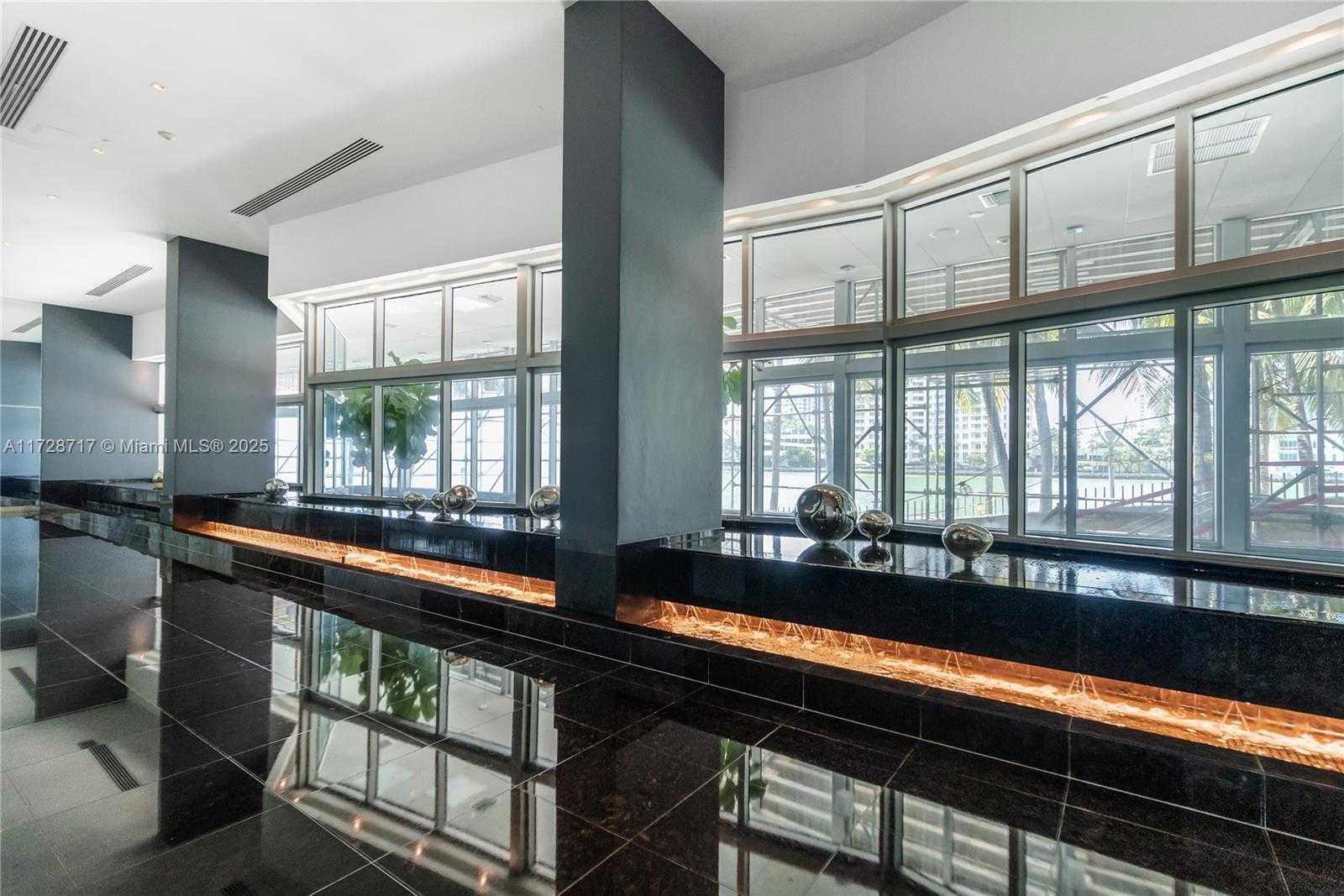 Small Image of 335 SOUTH BISCAYNE BLVD #3207, Miami Number 21