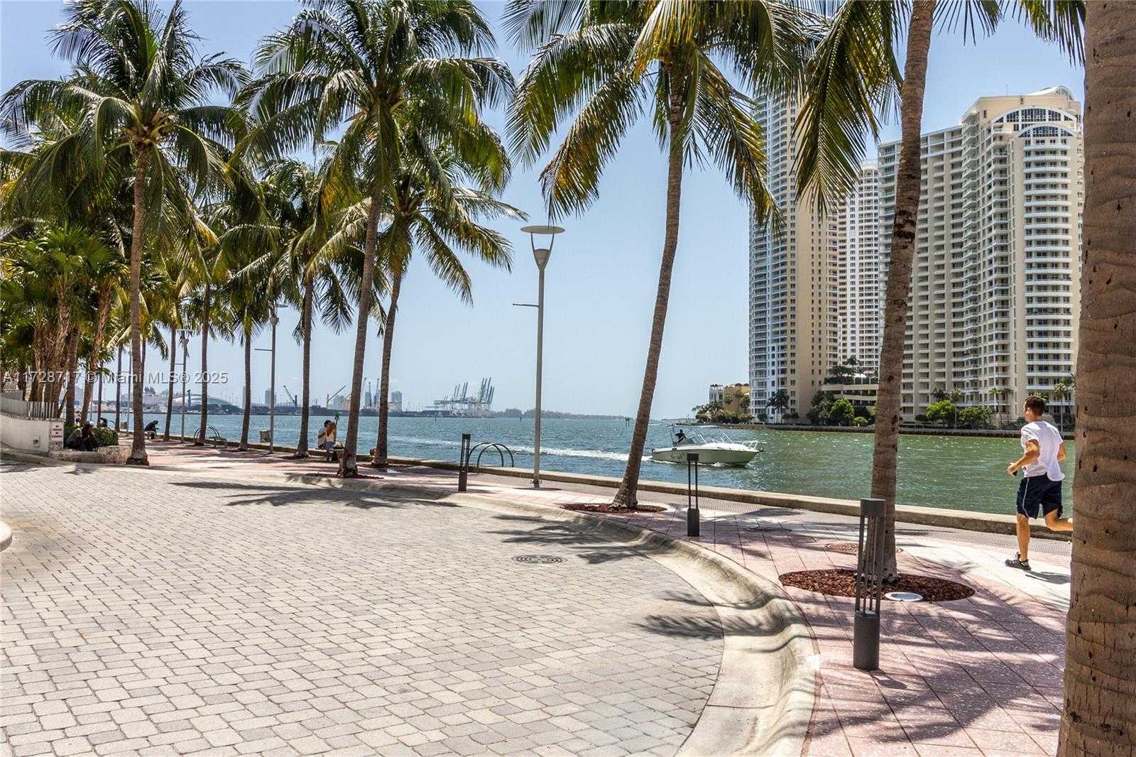 Small Image of 335 SOUTH BISCAYNE BLVD #3207, Miami Number 24