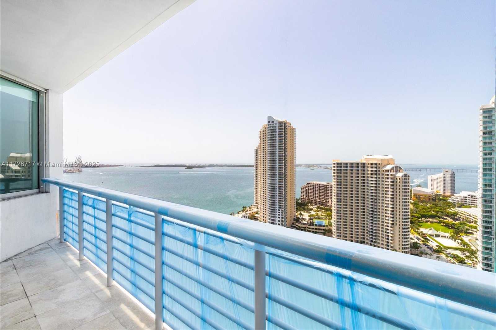 Small Image of 335 SOUTH BISCAYNE BLVD #3207, Miami Number 3