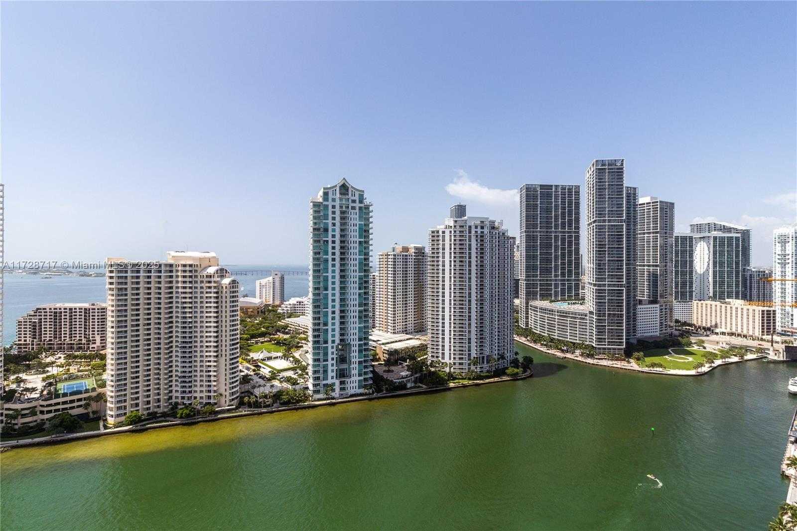 Small Image of 335 SOUTH BISCAYNE BLVD #3207, Miami Number 4