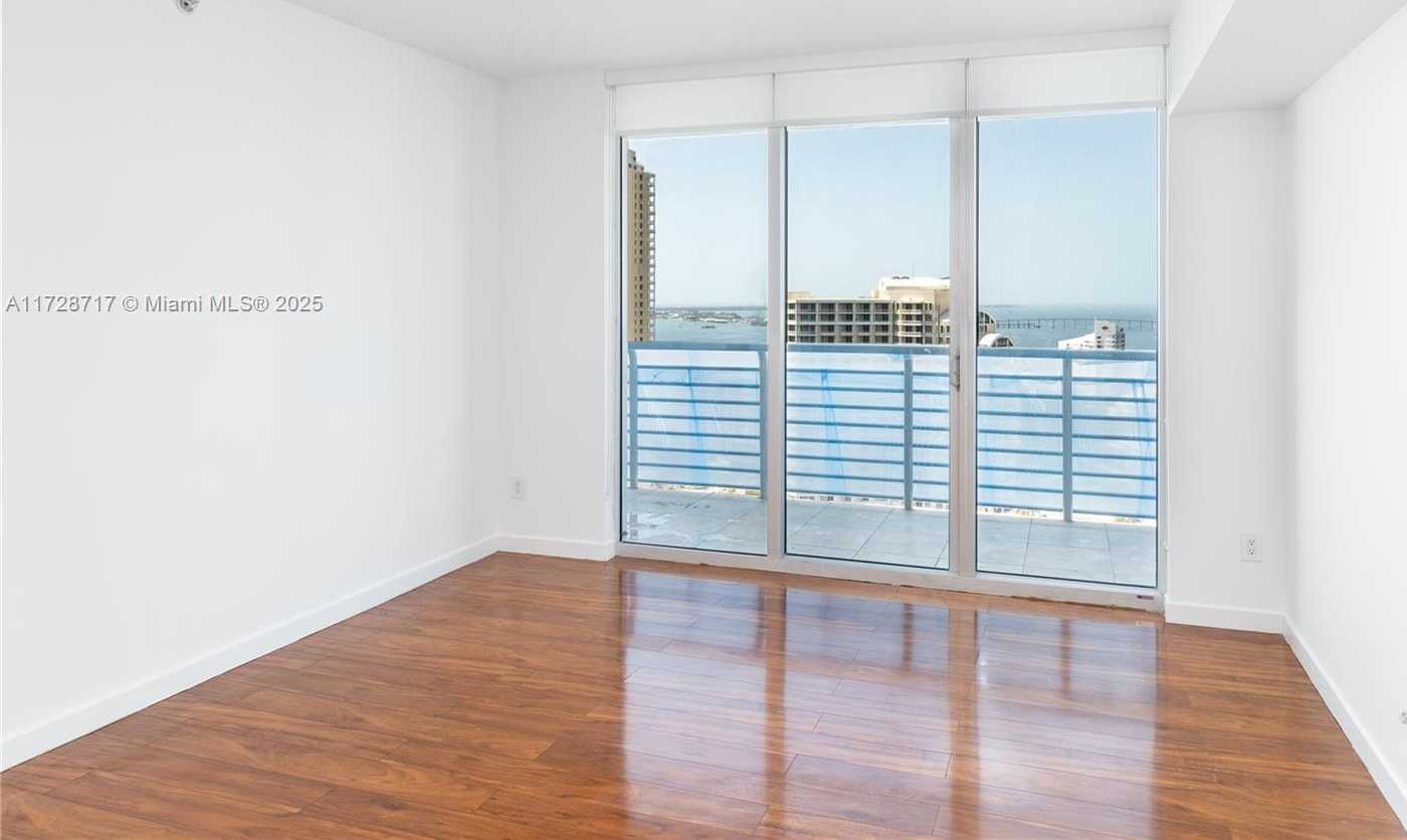 Small Image of 335 SOUTH BISCAYNE BLVD #3207, Miami Number 5