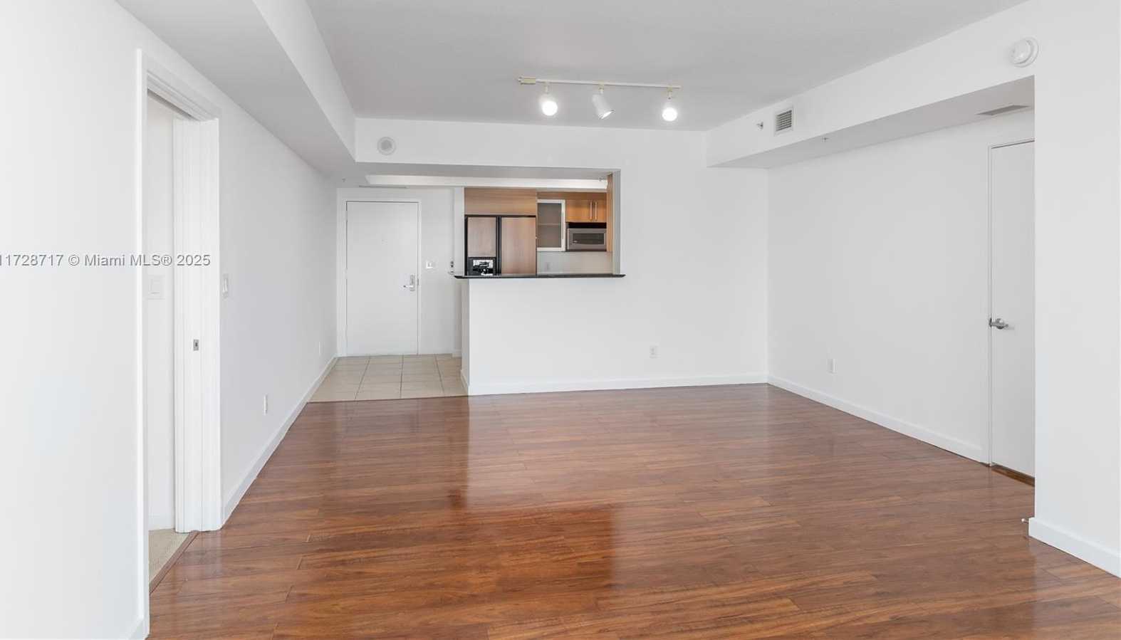 Small Image of 335 SOUTH BISCAYNE BLVD #3207, Miami Number 6