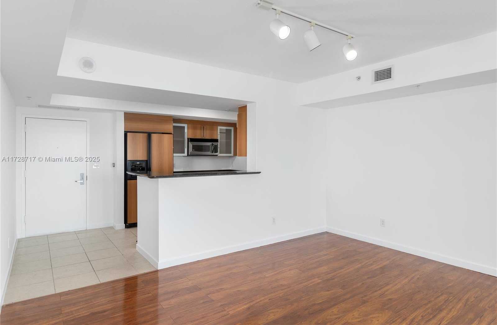 Small Image of 335 SOUTH BISCAYNE BLVD #3207, Miami Number 7