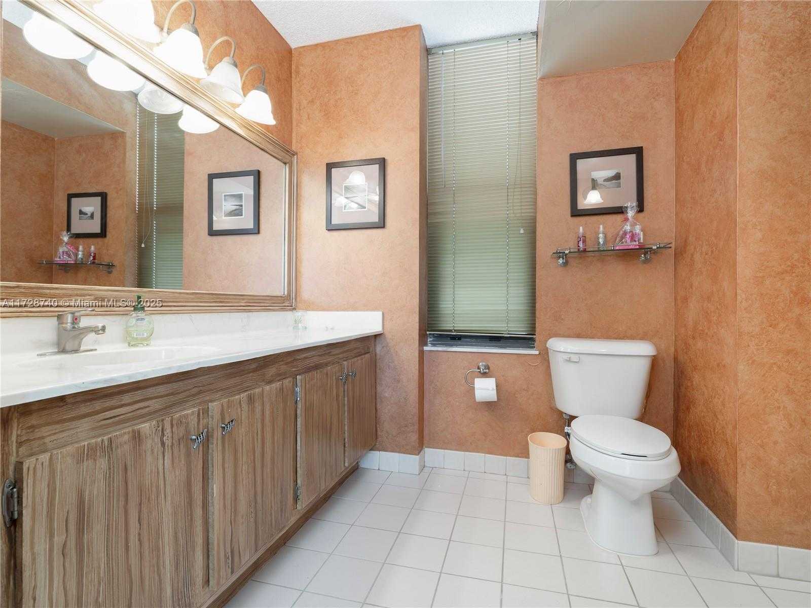Small Image of 18181 NORTH EAST 31ST CT #1601, Aventura Number 11