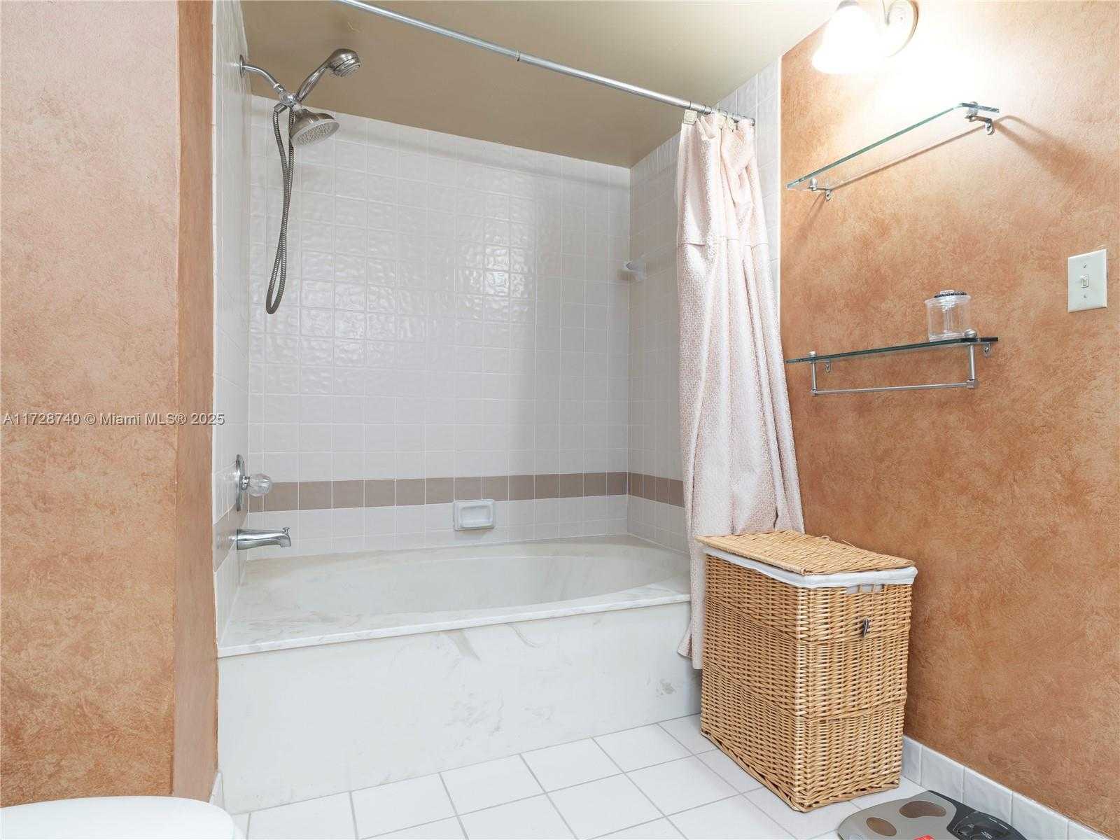 Small Image of 18181 NORTH EAST 31ST CT #1601, Aventura Number 12