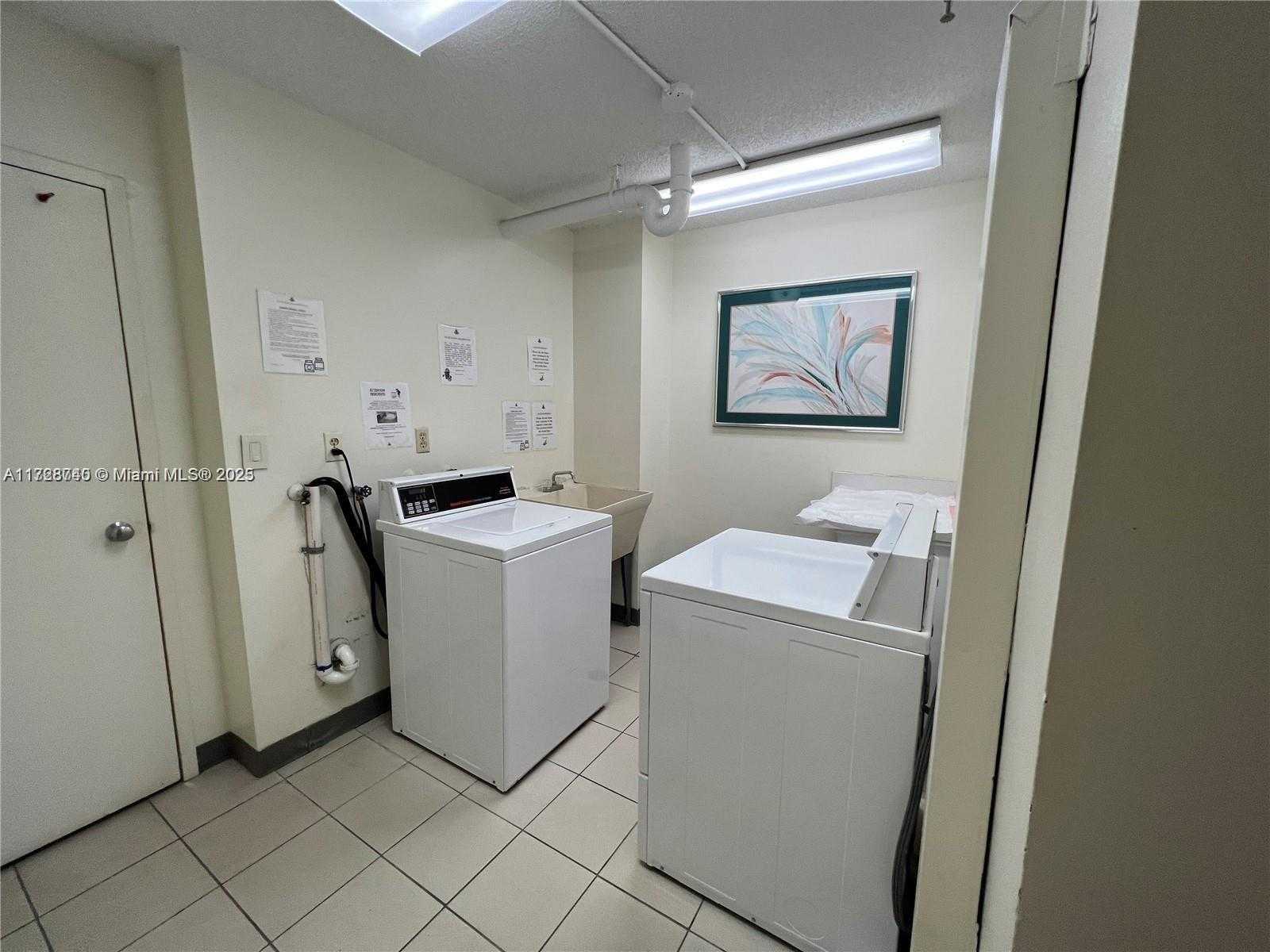 Small Image of 18181 NORTH EAST 31ST CT #1601, Aventura Number 26