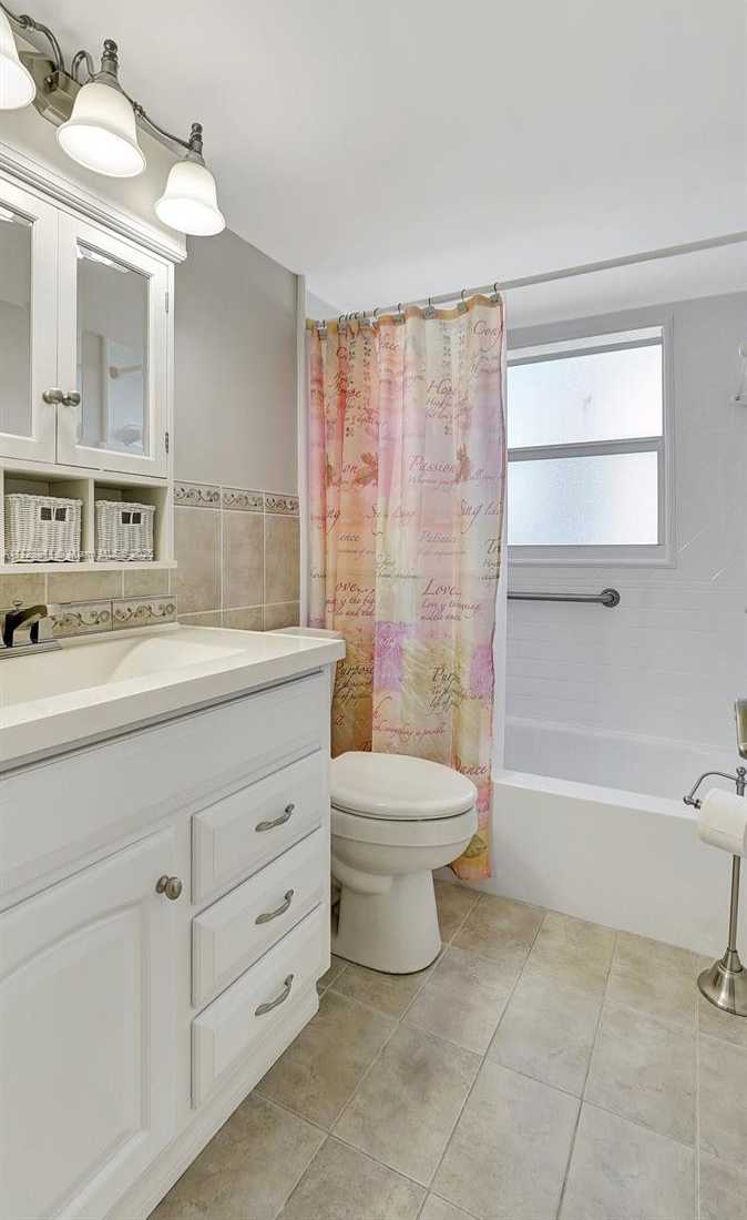 Small Image of 4800 HILLCREST LN #301, Hollywood Number 21