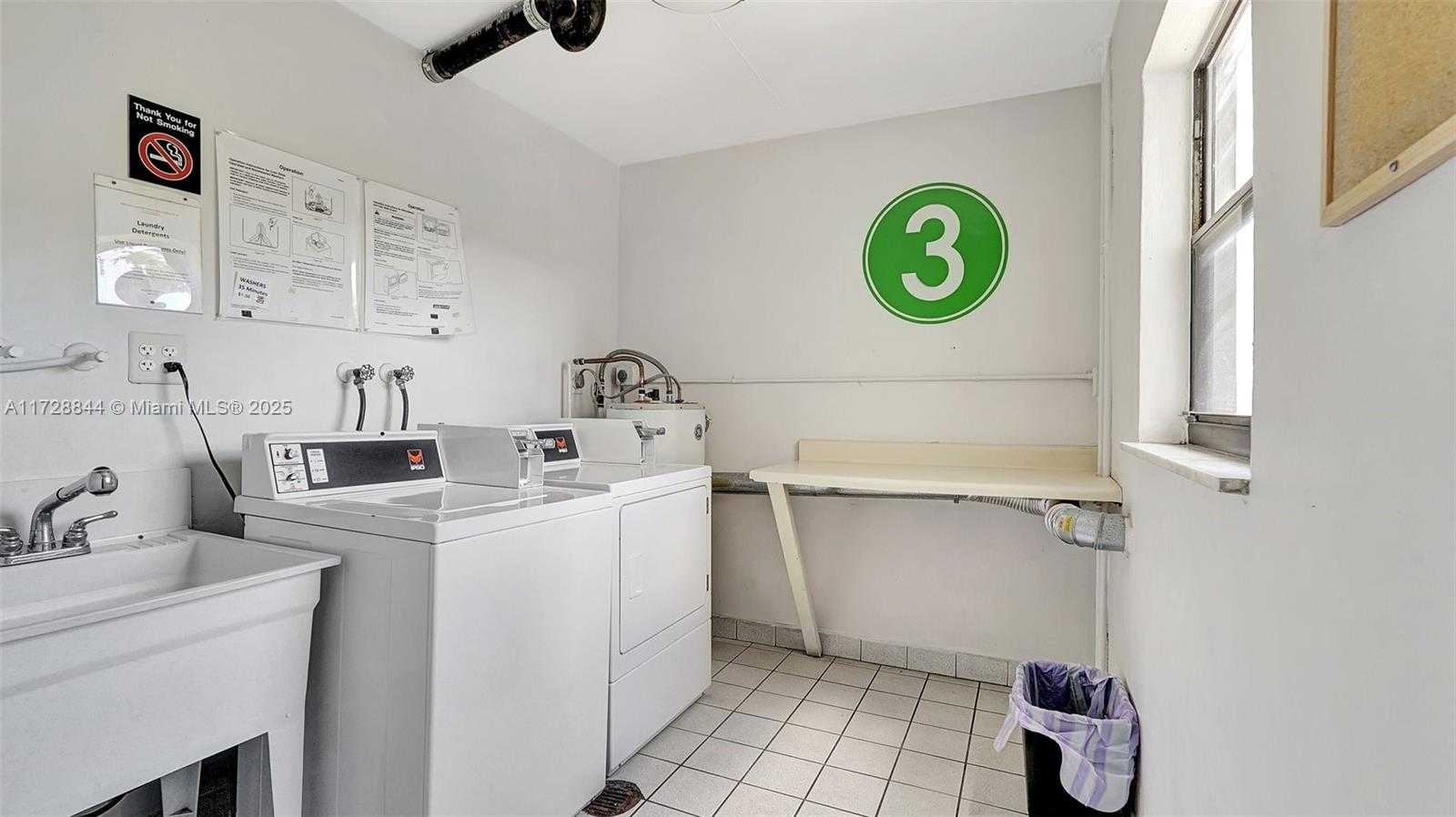 Small Image of 4800 HILLCREST LN #301, Hollywood Number 36